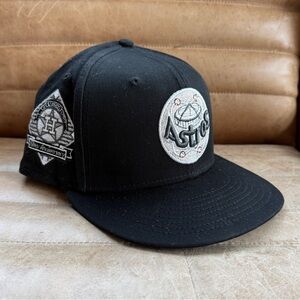 RARE New Era Fitted Cotton Houston Astros Black/Silver, Green UV 7-3/8 Worn